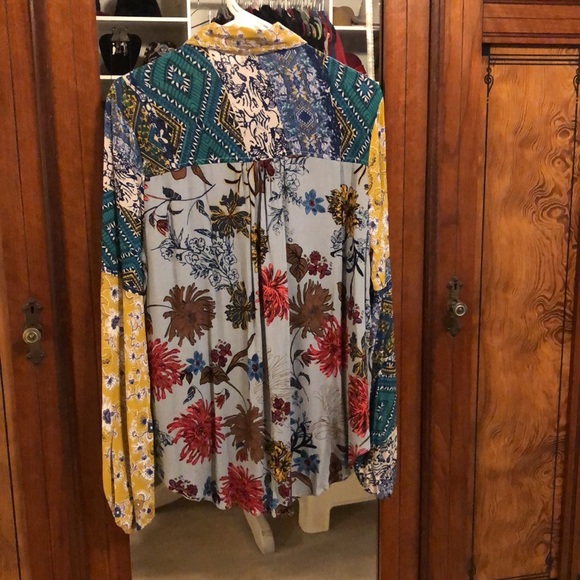 Ladies patchwork flowing rayon blouse - Picture 2 of 7